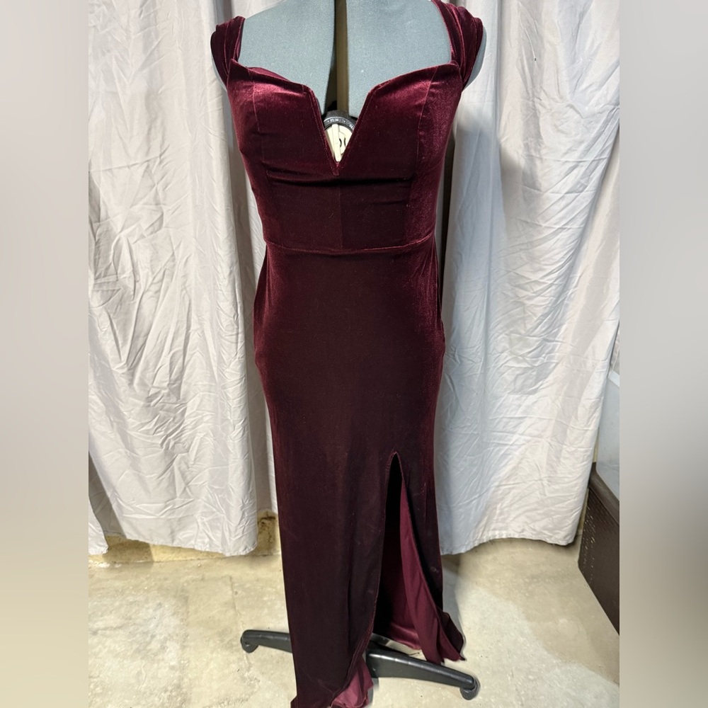 *DB FORMAL Burgundy Velvet High Slit Dress